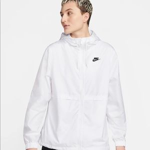 Nike Sportswear Essential Repel light weight jacket hood tie accent medium white